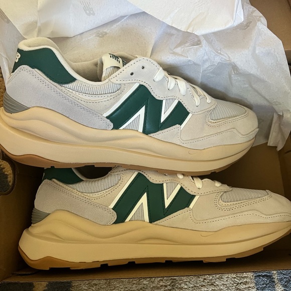 New Balance 57/40–UNWORN 'Moonbeam Nightwatch Green'— color sold out everywhere! - Picture 6 of 7